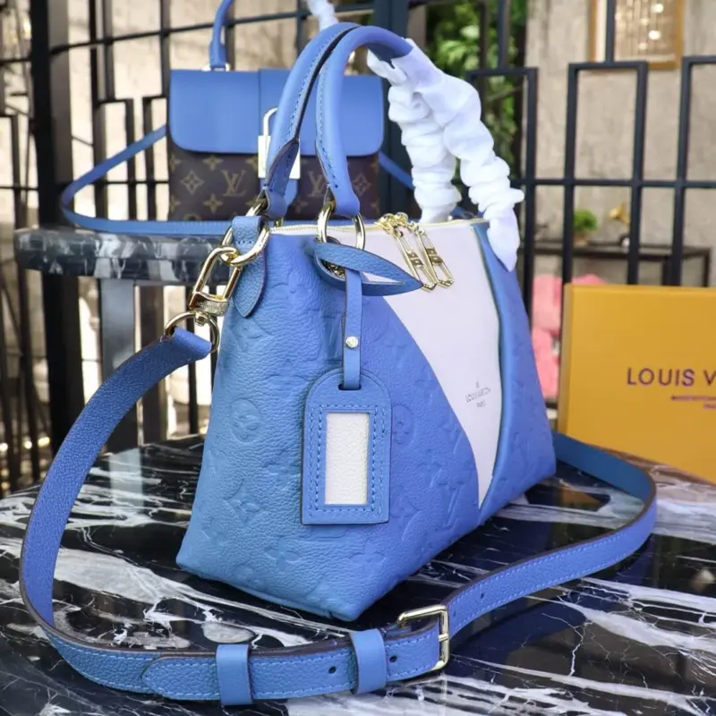 Structured-V-Tote-BB-Top-Handle-Crossbody-Bag-M44845-M44418-M44419-M44937-Light-Blue-Structured-V-Tote-BB-Top-Handle-Crossbody-Bag-M44845-M44418-M44419-M44937-Light-Blue-3.webp