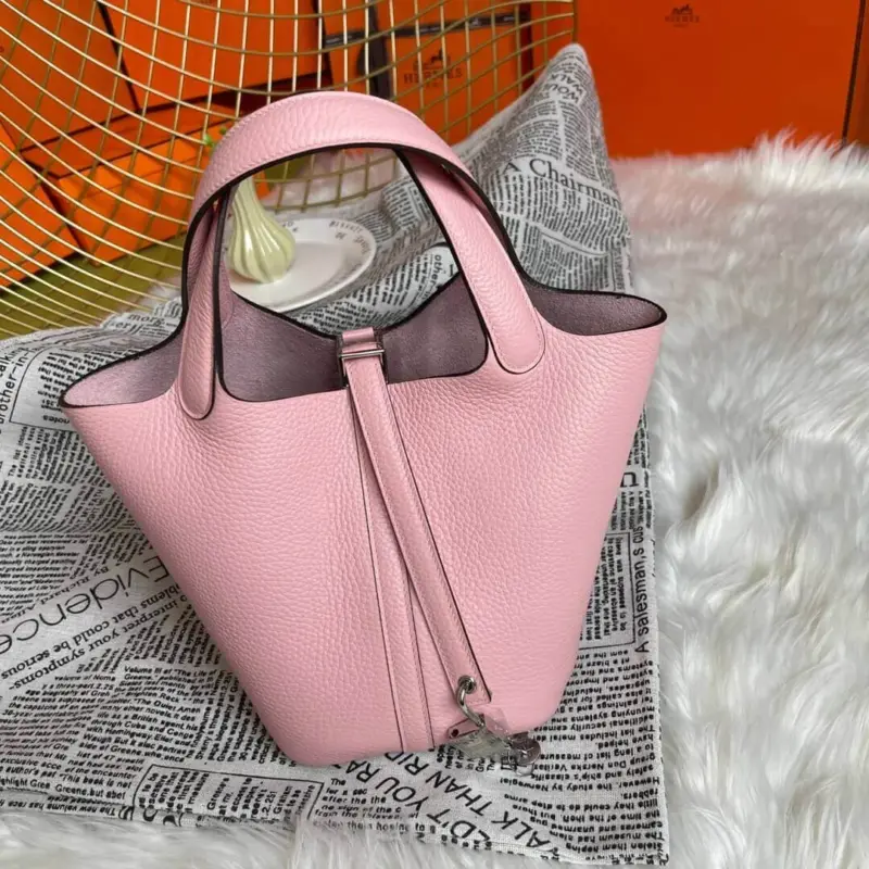 Taurillon-Clemence-Leather-Picotin-Lock-Bucket-Bag-Rose-Sakura-18-Taurillon-Clemence-Leather-Picotin-Lock-Bucket-Bag-Rose-Sakura-18-1.webp