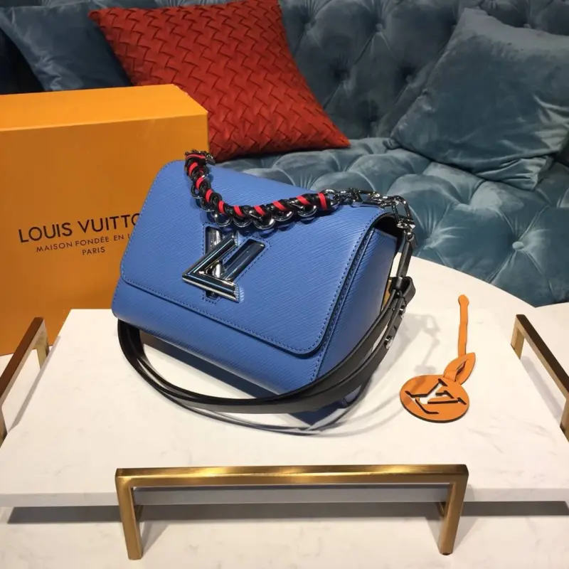 Twist-Lock-Shoulder-Bag-in-Textured-Grain-Leather-MM-M53921-M53922-Blue-Twist-Lock-Shoulder-Bag-in-Textured-Grain-Leather-MM-M53921-M53922-Blue-2.webp
