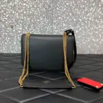 V-Lock-Signature-Smooth-Calfskin-Leather-Shoulder-Bag-0027-Black-V-Lock-Signature-Smooth-Calfskin-Leather-Shoulder-Bag-0027-Black-2.webp