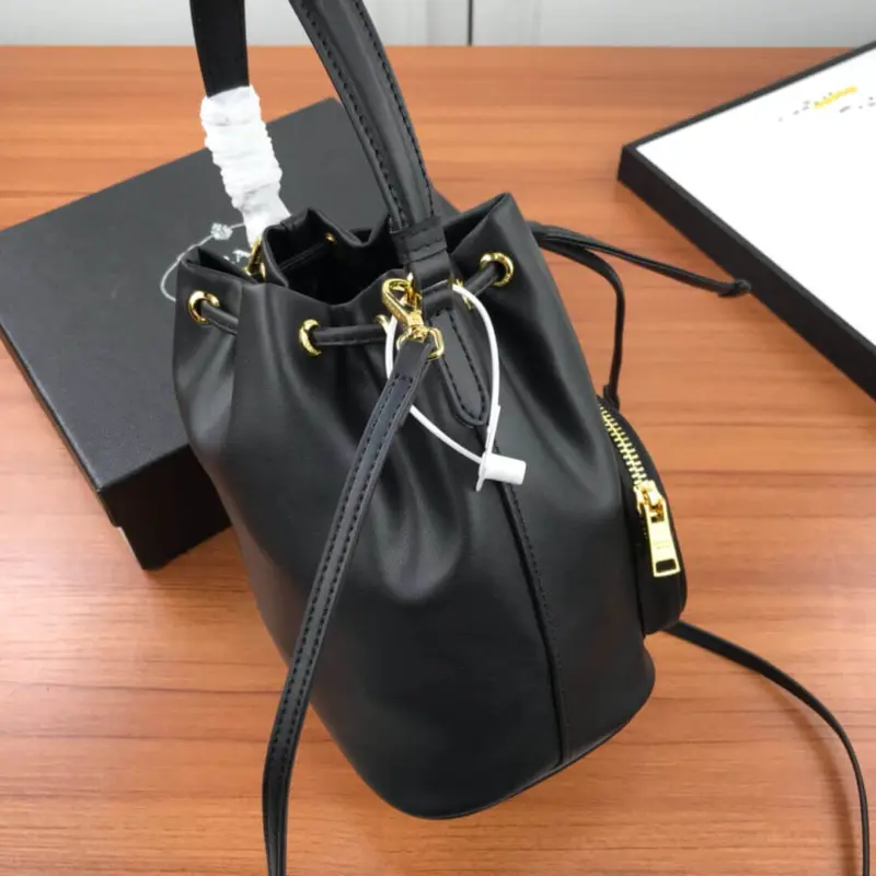 Versatile-Drawstring-Pouch-Style-Leather-Bucket-Bag-1BH038-Black-Versatile-Drawstring-Pouch-Style-Leather-Bucket-Bag-1BH038-Black-4.webp