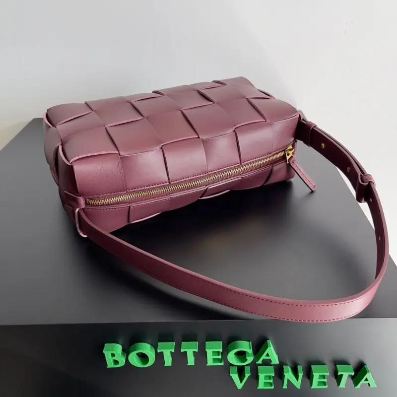 Woven-Leather-Cassette-Padded-Shoulder-Crossbody-Bag-Bordeaux-6.webp