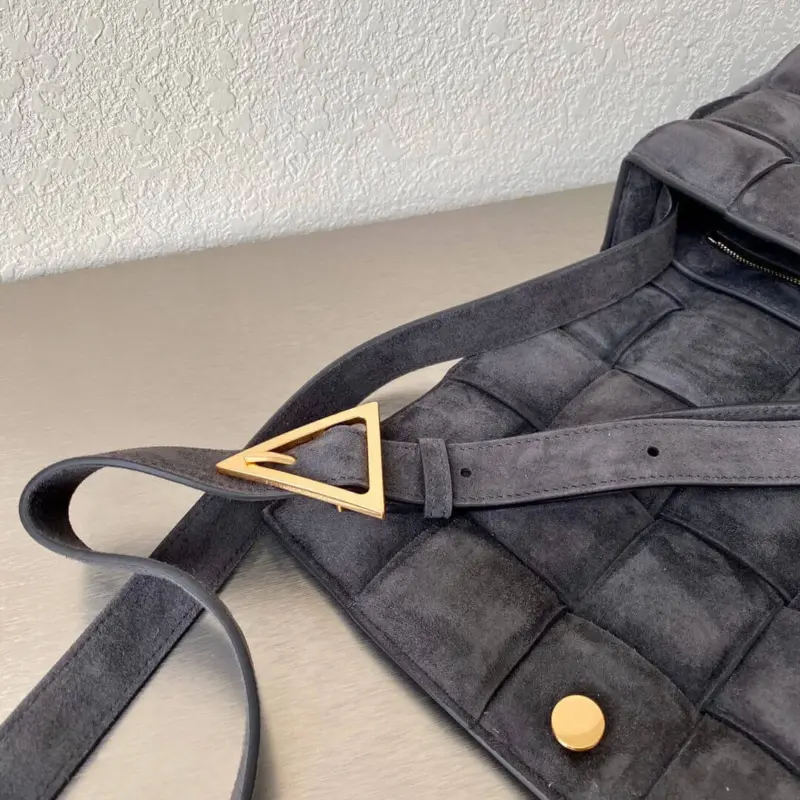 Woven-Padded-Cassette-Crossbody-Shoulder-Bag-in-Suede-591970-Black-Woven-Padded-Cassette-Crossbody-Shoulder-Bag-in-Suede-591970-Black-3.webp