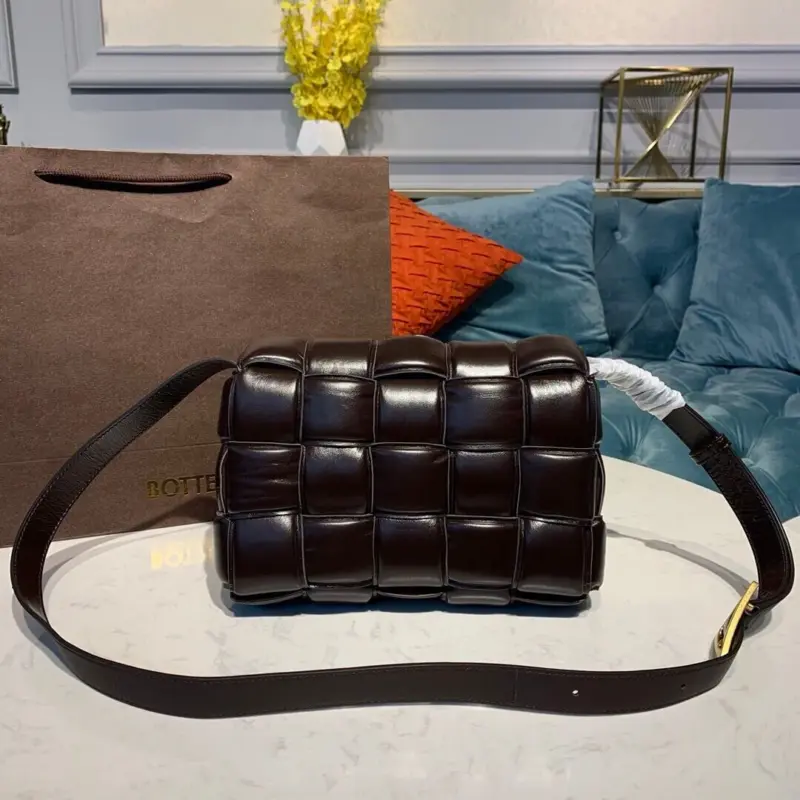 Woven-Padded-Cassette-Leather-Crossbody-Shoulder-Bag-591970-Fondente-Woven-Padded-Cassette-Leather-Crossbody-Shoulder-Bag-591970-Fondente-3.webp