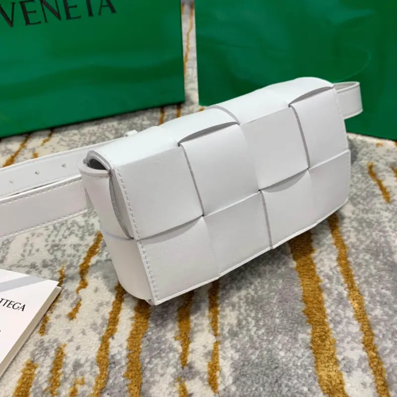 Woven-Padded-Leather-Belt-Bag-Cassette-Style-639367-White-Woven-Padded-Leather-Belt-Bag-Cassette-Style-639367-White-3.webp